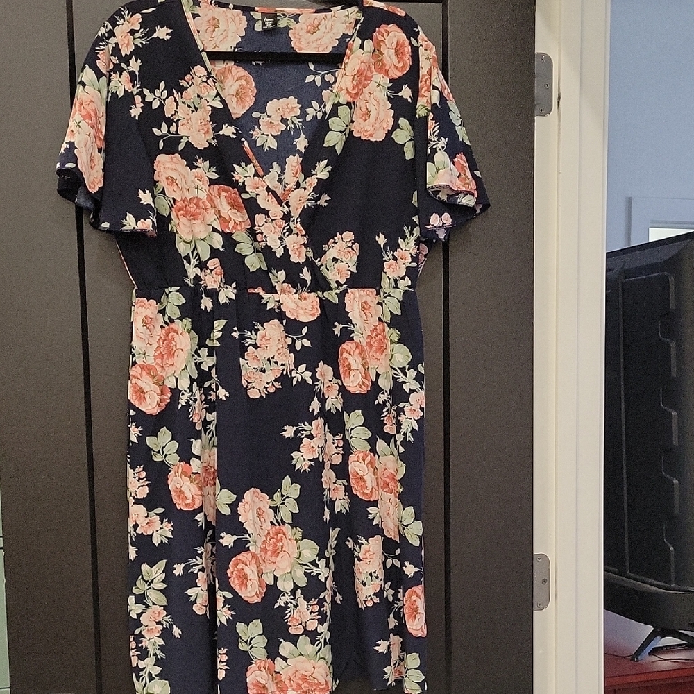 SHEIN Navy Floral Mini Dress